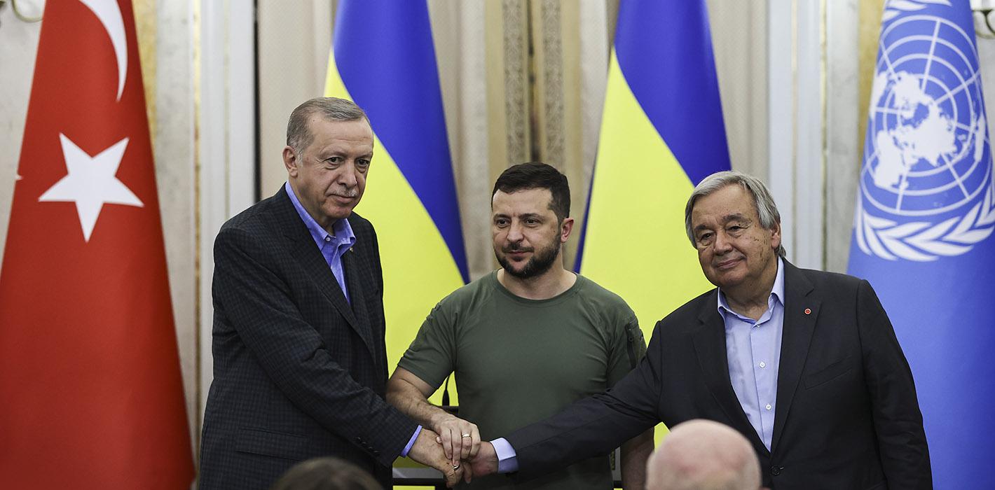 Turkish Journalist Links Western Support to Ukrainian Government in Efforts to Divide Russia